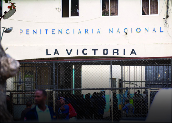 Familiares de los presos de La Victoria siguen angustiados por situación
