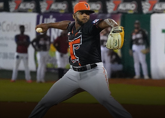 Toros vencen 7-3 a Gigantes en el segundo partido de la doble jornada