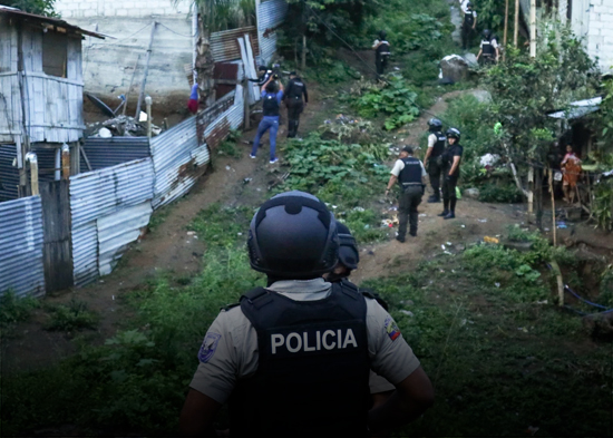 Ecuador va a consulta popular de nuevo en un intento de reforzar lucha contra el crimen