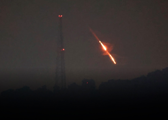 Israel lanza misiles contra Irán en represalia, según funcionarios de EE.UU.
