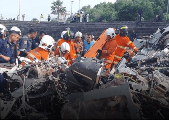 Diez fallecidos por el choque de dos helicópteros de la Marina de Malasia