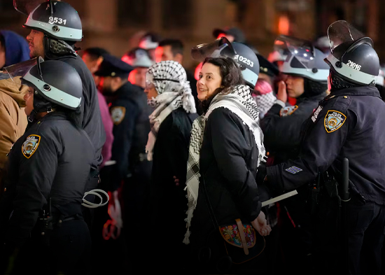 Se producen más desalojos y arrestos en universidades de EEUU por protestas propalestinas