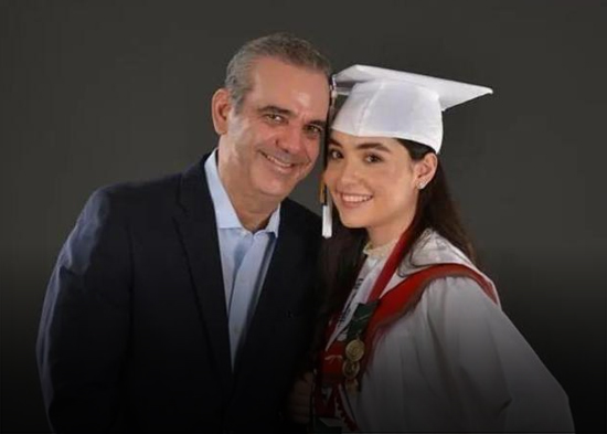 Presidente Abinader viaja hoy a Estados Unidos por graduación de Adriana, la menor de sus tres hijas