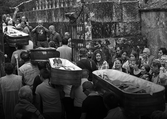 MUERTOS VIVOS