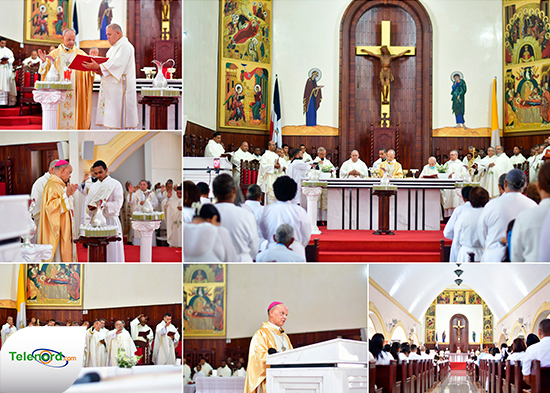 Celebran solemne Misa Crismal en Catedral Santa Ana SFM