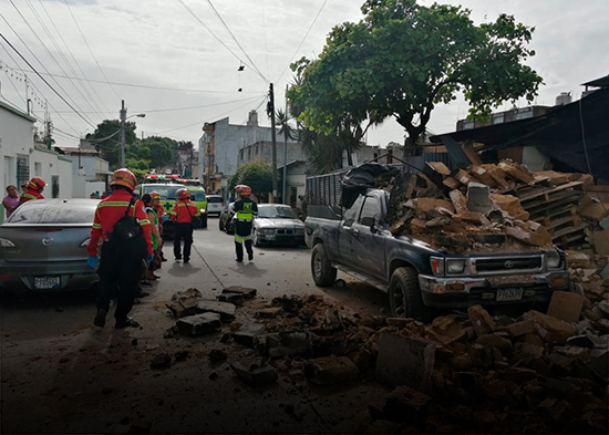Cinco muertos y temor dejan en Guatemala más de 190 sismos