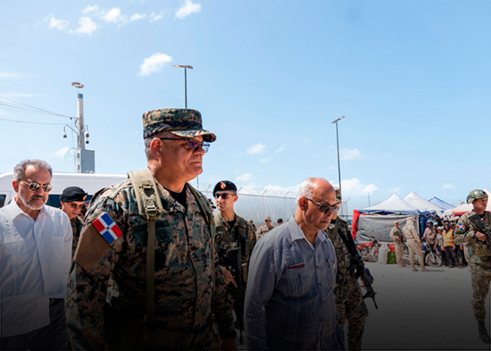 Secretario general de la OEA supervisa la frontera junto a ministro de Defensa de RD