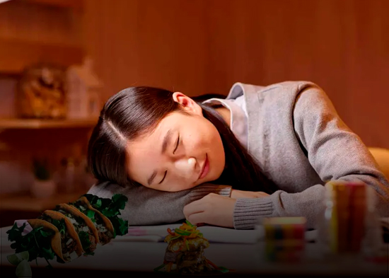 ¿Qué significa si tengo mucho sueño después de comer? Podría ser una señal de alarma