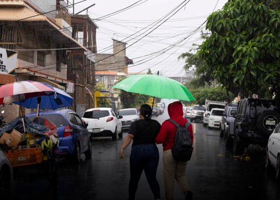 Una vaguada continuará provocando lluvias en varias provincias del país