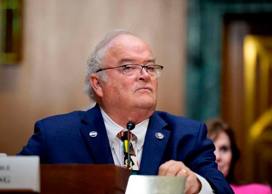 Trump cesa a director de Servicio de Impuestos tras solicitar datos de indocumentados
