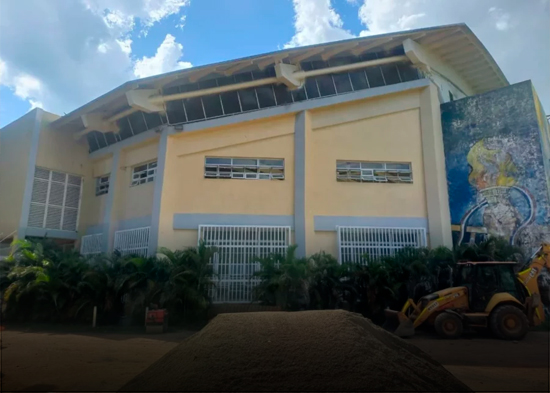 Fedovoli niega se oponga prestar el Palacio del Voleibol  a la Abadina