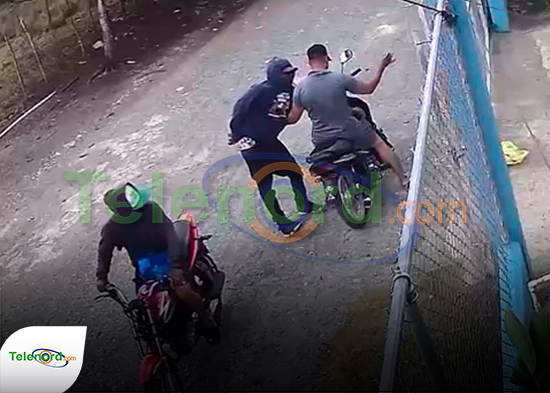 Desaprensivos a punta de pistola despojan hombre de su motocicleta en Cenoví