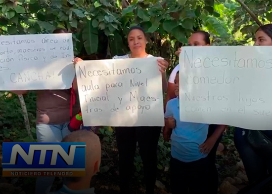 Padres cierran escuela en el Bajo Yuna en reclamo de mejoras