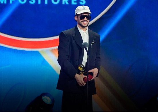 Bad Bunny dedica su Latin Grammy a los niños latinos: “Nunca paren de soñar”