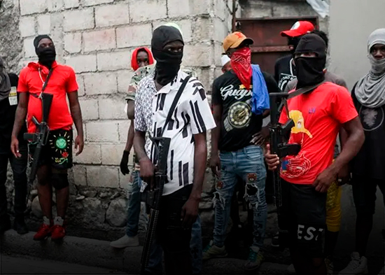 EE.UU. revoca visas y sanciona a funcionario del gobierno haitiano por apoyar a pandillas