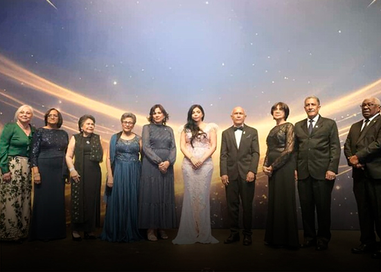 Yeni Berenice anuncia plan de retiro para fiscales durante entrega de Medalla al Mérito