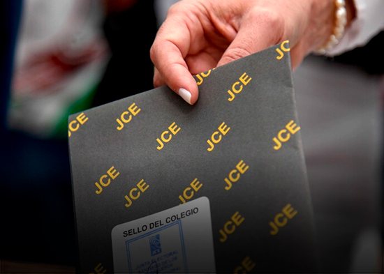 Ley promulgada por Abinader contradice criterio del TC sobre candidaturas independientes