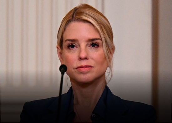 Trump destituye a la fiscal general, Pam Bondi