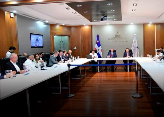 Gobierno inicia diálogo con empresarios para establecer consenso frente a crisis global