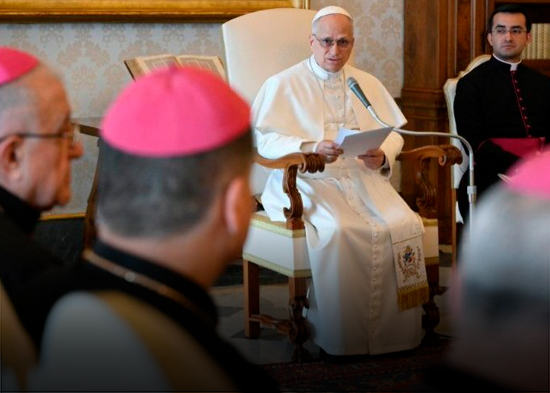 Dios no bendice las guerras y los cristianos no apoyan a quienes bombardean, dice el papa