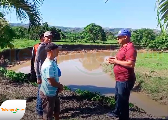 Lluvias desbordan río Veragua y ponen en riesgo viviendas