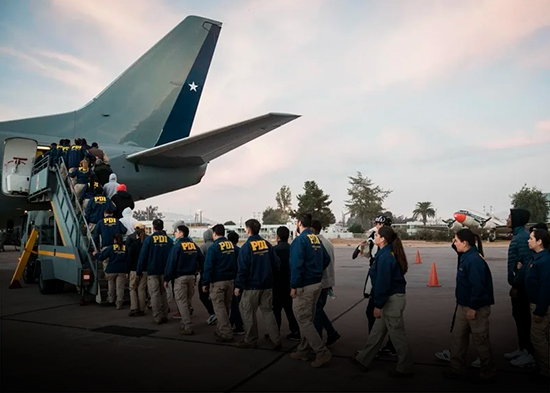 Chile expulsa a 40 inmigrantes irregulares y retoma deportaciones a Haití