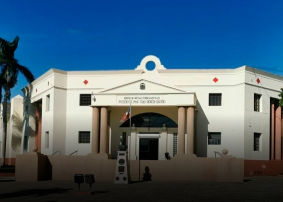 Ministerio de la Mujer da su versión sobre Anabel Díaz, joven amenazada de muerte por su expareja