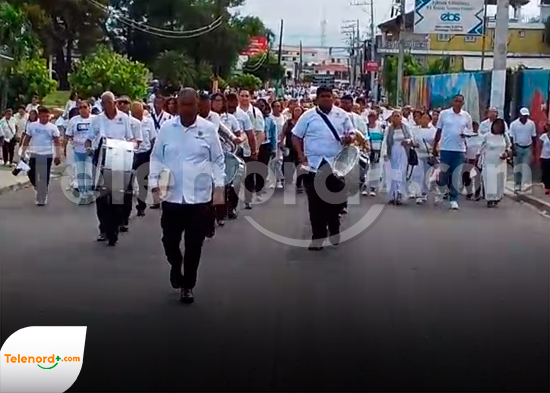 Cientos de feligreses celebran Corpus Christi en Moca